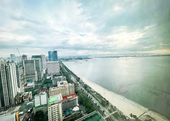 Stunning & Luxury 4br In Bay White Манила