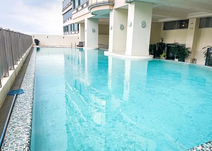 Stunning & Luxury 4br In Bay White Апартаменты *