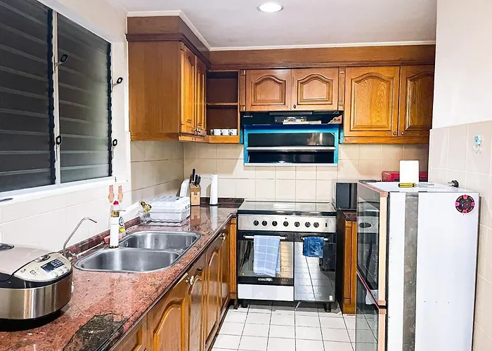 Stunning & Luxury 4br In Bay White * Манила